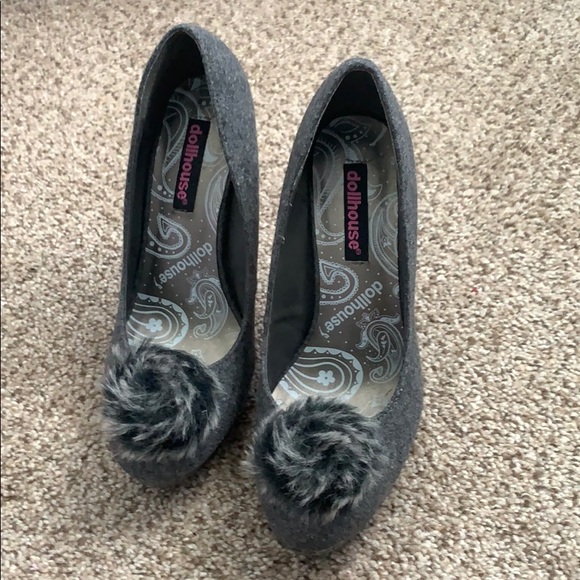 Heels - Picture 2 of 6